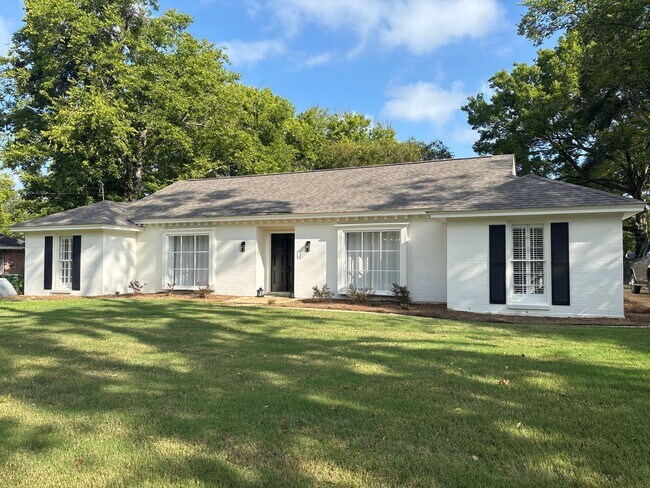 Foto del edificio - 3321 Ridgefield Dr