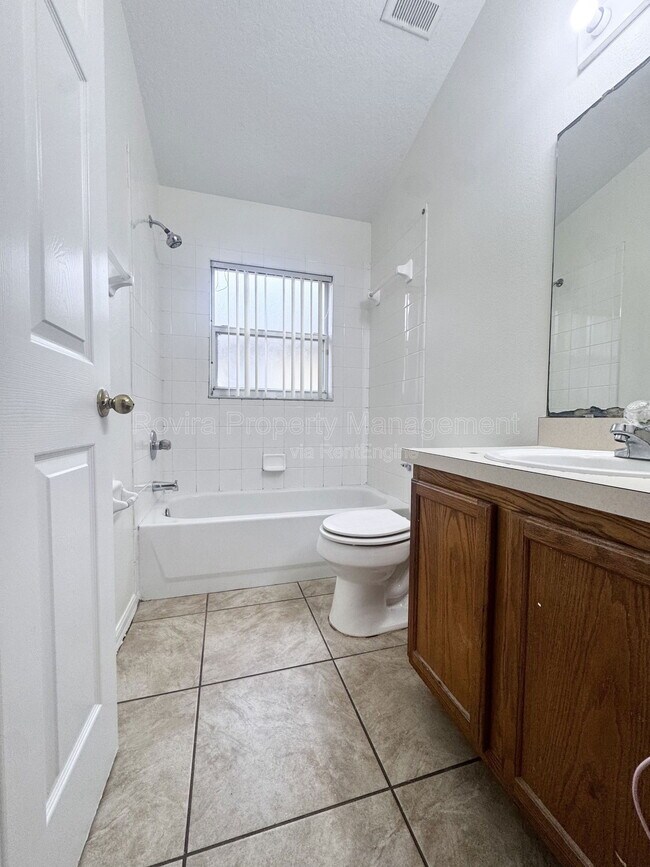 Foto del edificio - 4521 Declaration Dr