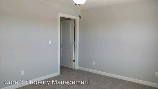 Building Photo - 1041-1041 Ekstam Dr