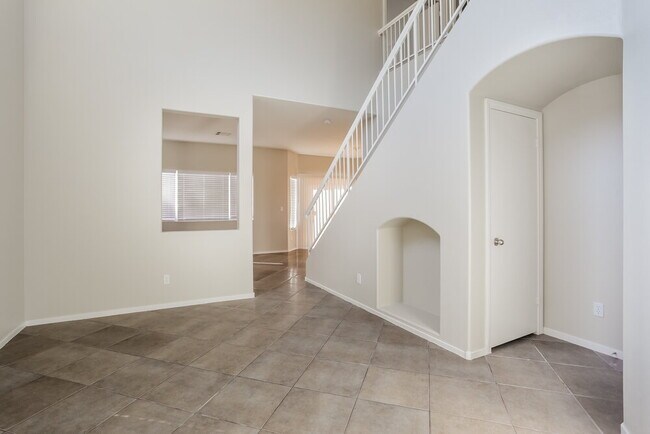 Foto del edificio - 10413 Sloping Hill Ave