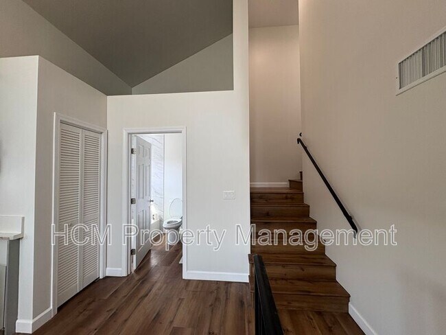 Foto del edificio - 5507-5509 S Manhattan Pl