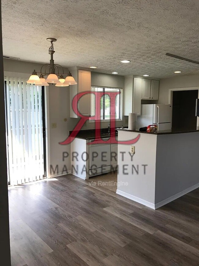 Building Photo - 2727 Greystone Dr