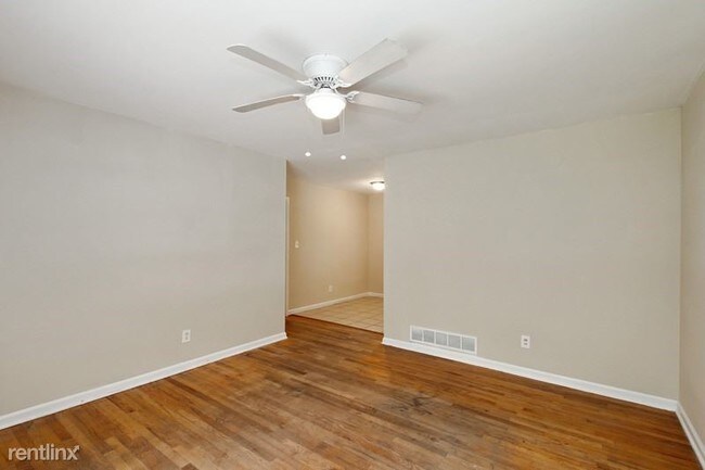 Foto del edificio - 3 br, 1.5 bath House - 2352 Lakewood Dr