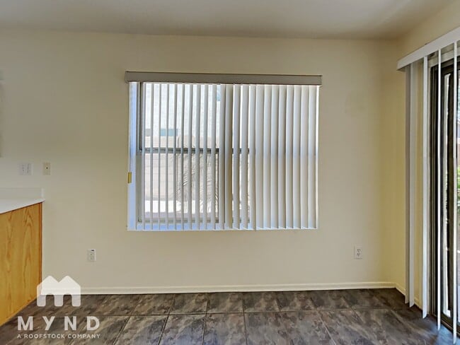 Foto del edificio - 1565 S Halsted Dr