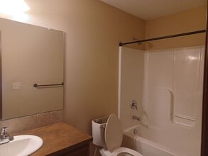 Building Photo - 11010 W Hollywood Ct