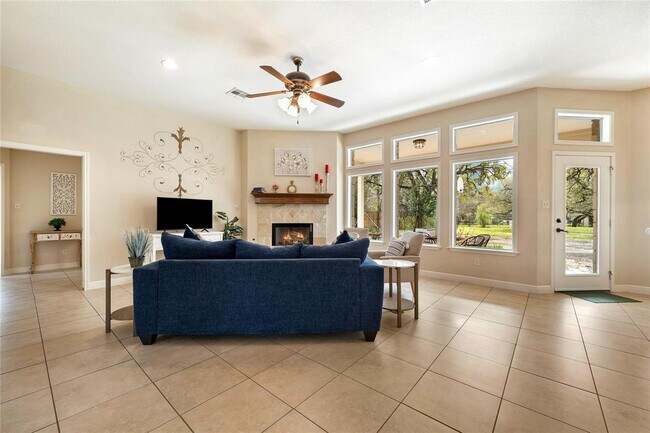 Foto del edificio - 3701 Del Robles Dr