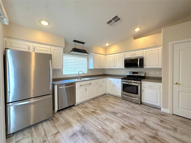Building Photo - 9221 Candilela Ct