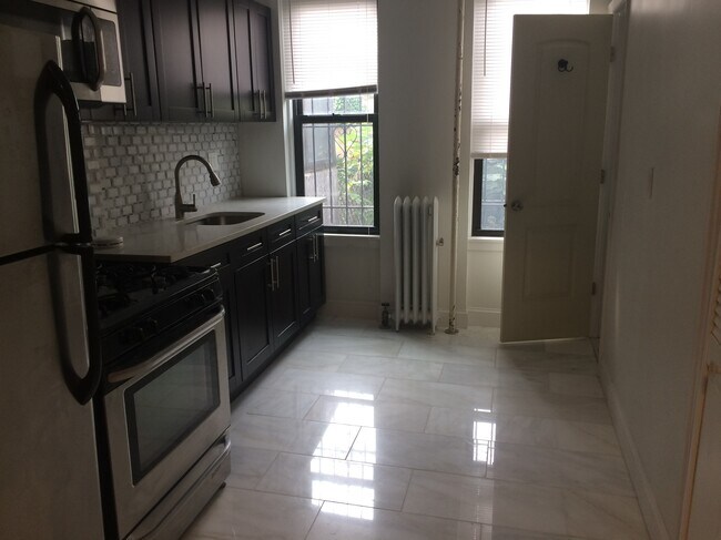 Foto del edificio - 3250 48th St