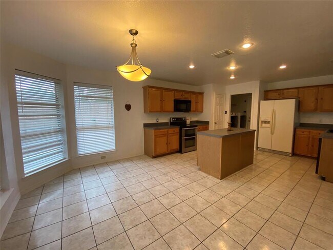 Building Photo - 6203 Sandy Valley Dr