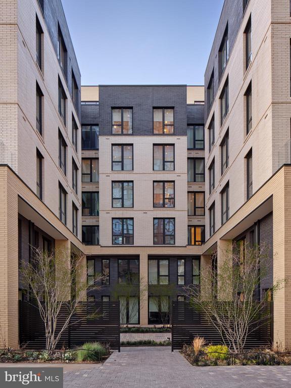 Foto del edificio - 1099 Germantown Ave