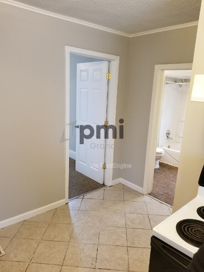 Foto del edificio - 1704 N Gulick Ave