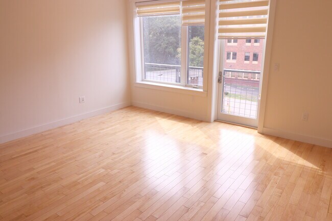 Foto del edificio - 650 Concord Ave