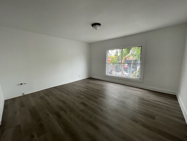 Foto del edificio - 7777 Santa Monica Blvd