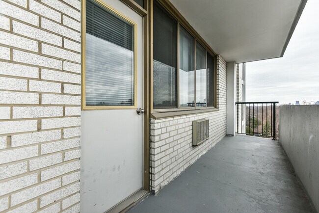 Photo du bâtiment - Mount Pleasant Tower