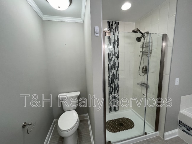 Building Photo - 1750 Bentbrook Dr
