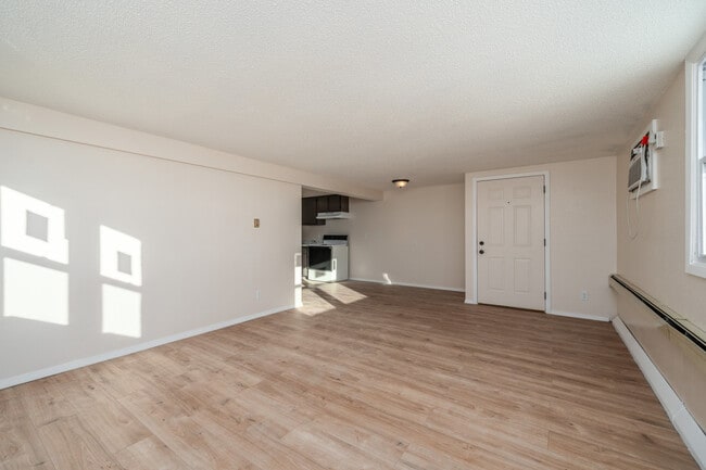 Building Photo - Colton 8-plex