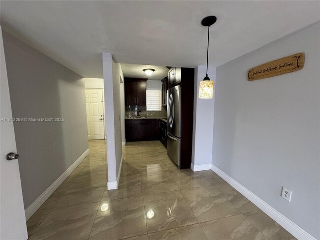 Foto del edificio - 2610 W 76th St