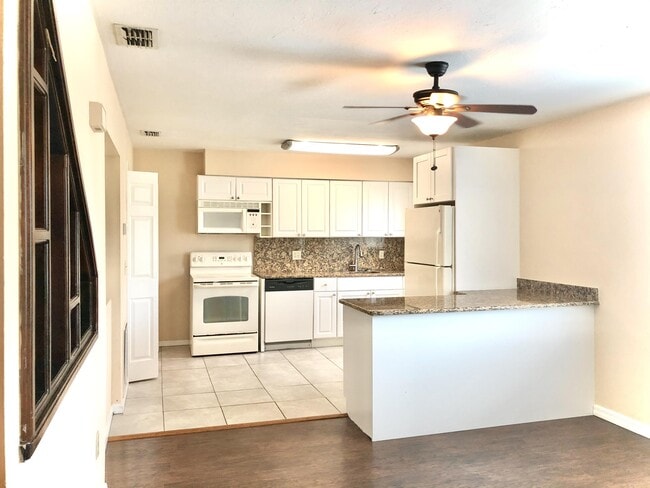 Photo - 8110 Lake San Carlos Cir House