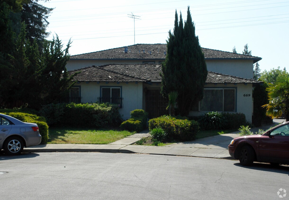 Building Photo - 669 Belladonna Ct