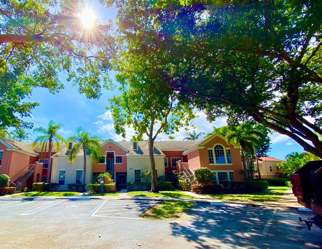 1001 Crystal Way Unit F, Delray Beach, FL 33444 Condo for Rent in