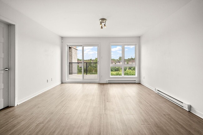 Building Photo - 350 rue Angele-Chartrand