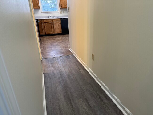 Building Photo - 3934 Basque Ct