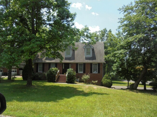 Foto del edificio - Abington-Spacious Cape Cod Style House Wit...