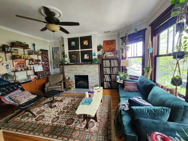 Foto del edificio - 4025 N Springfield Ave