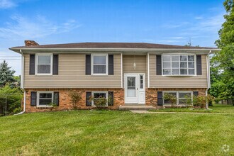 Building Photo - 315 S Eagle Creek Dr