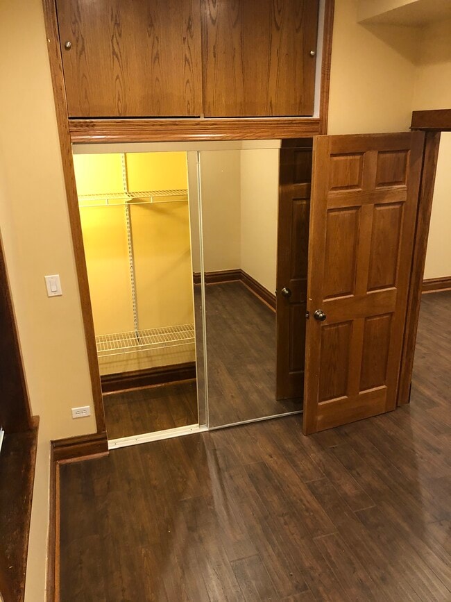 Building Photo - 1357 N Ashland Ave