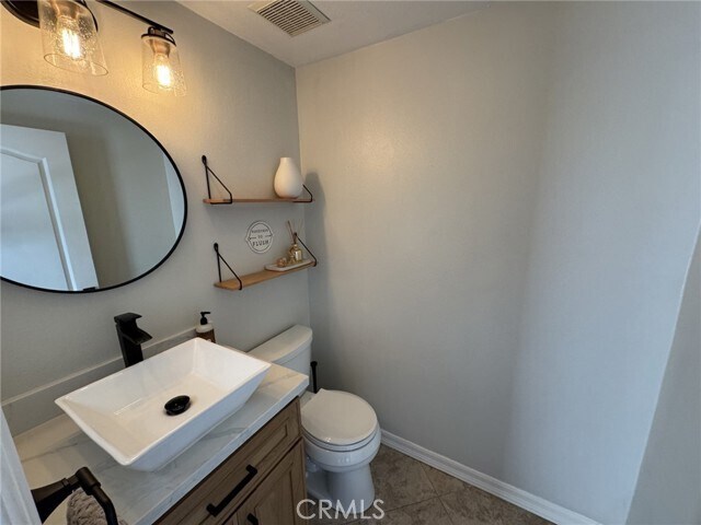 Foto del edificio - 980 Acorn Ln