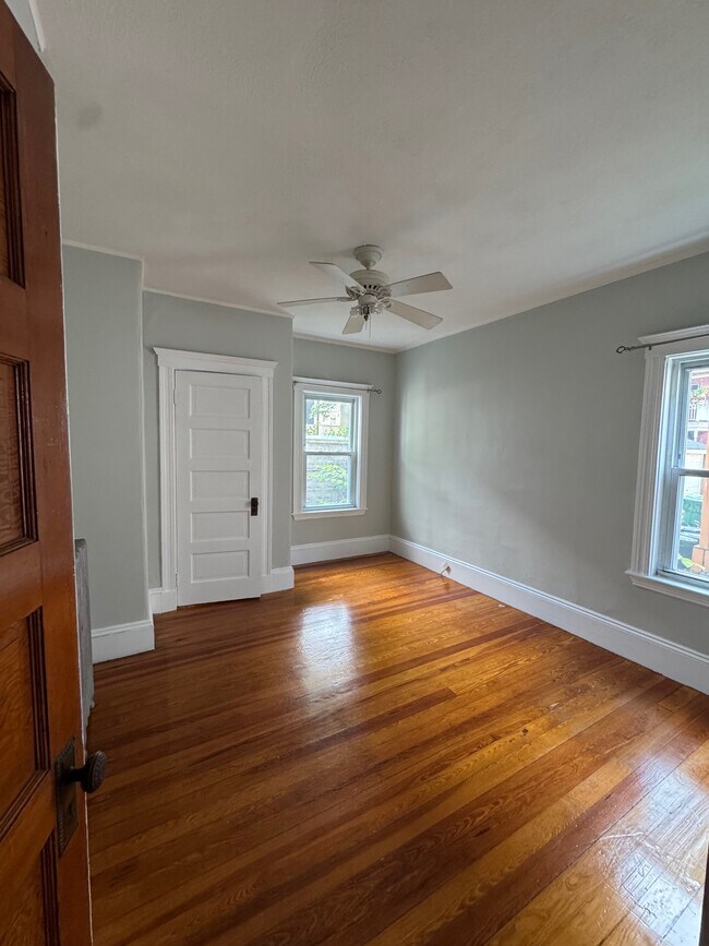 Building Photo - 271 Boston Ave