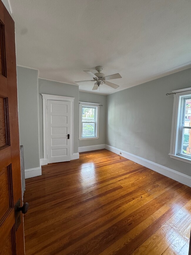 Building Photo - 271 Boston Ave