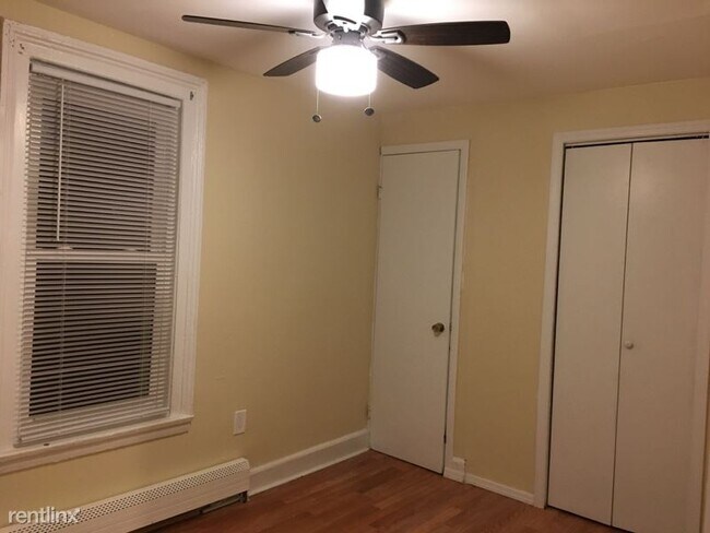 Building Photo - 2 br, 1 bath Apartment - 28 Wakeman 2 Unit 2