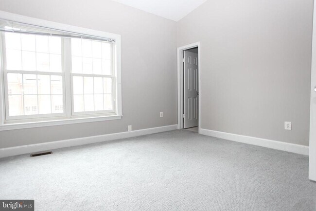 Building Photo - 3637 Winfield Lane Northwest