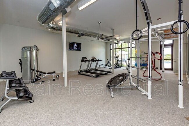 Foto del edificio - 2501 Bienville Blvd