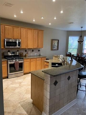 Foto del edificio - 3201 Hemlock Ln
