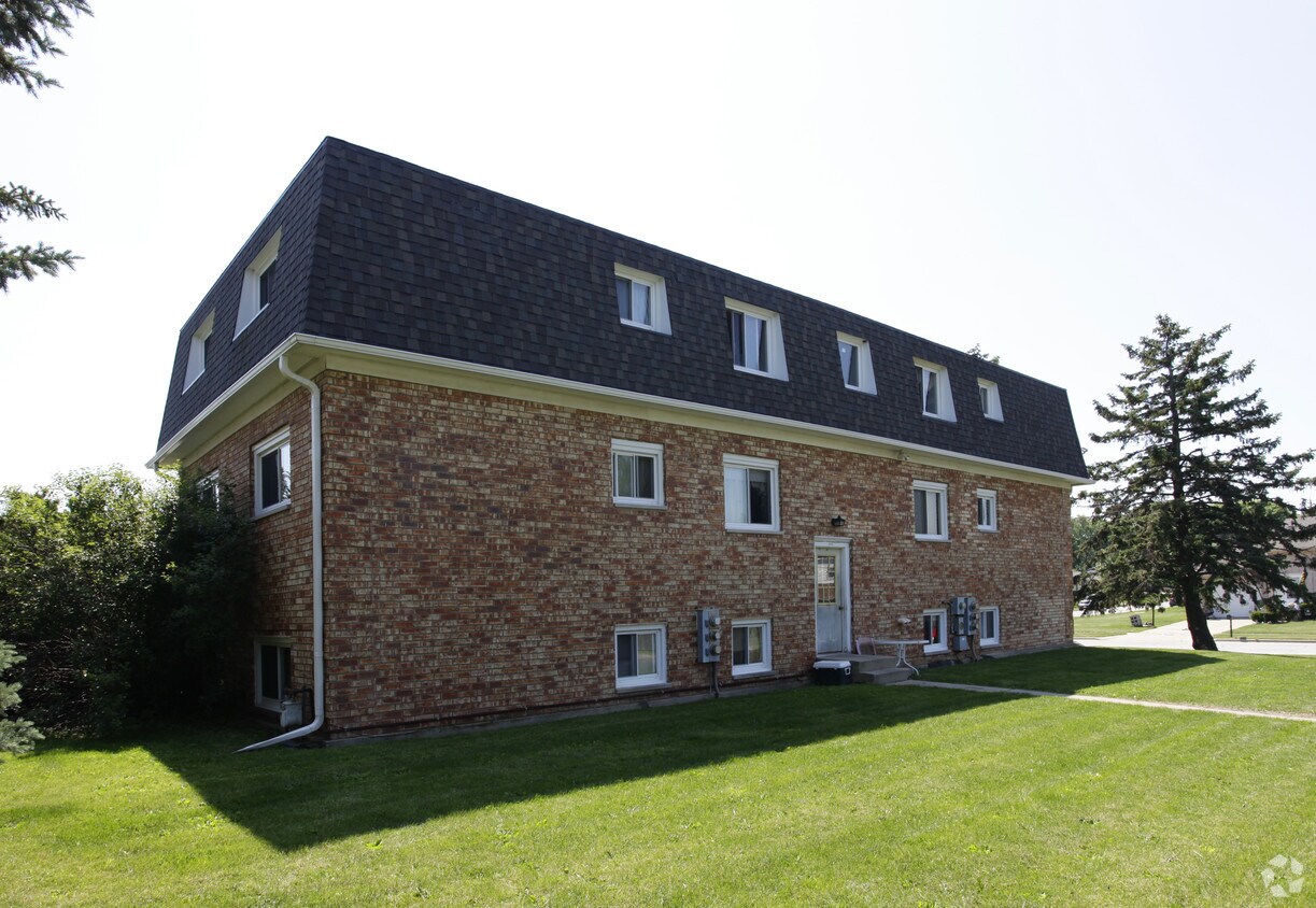 1425 Willow St, Sycamore, IL 60178 Apartments in Sycamore, IL