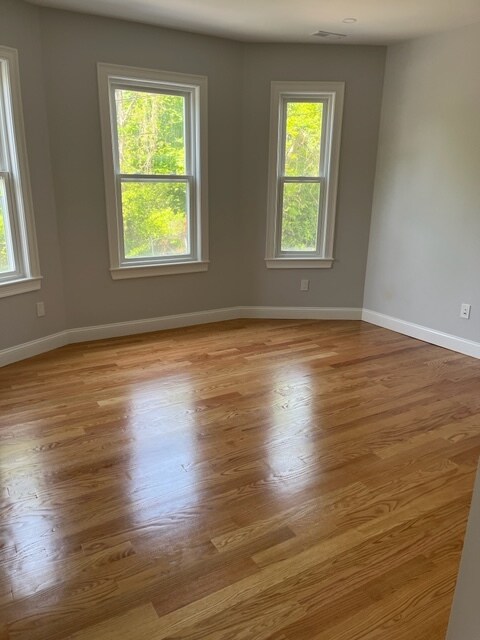 Primary Photo - 124 Spring St