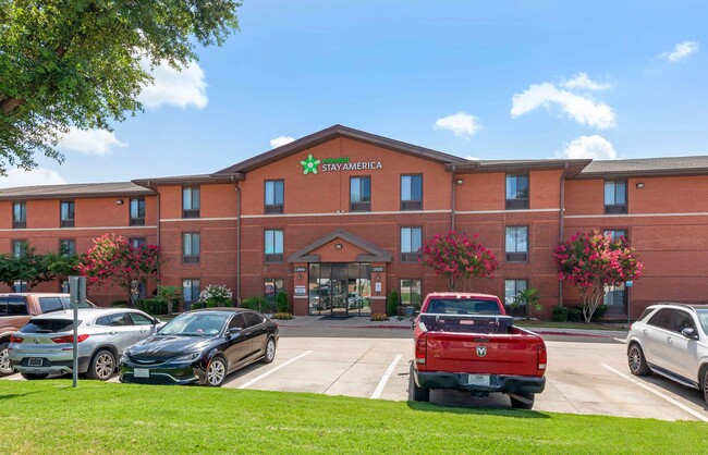 Building Photo - Furnished Studio-Arlington - Six Flags