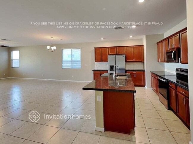 Foto del edificio - 17816 W Daley Ln