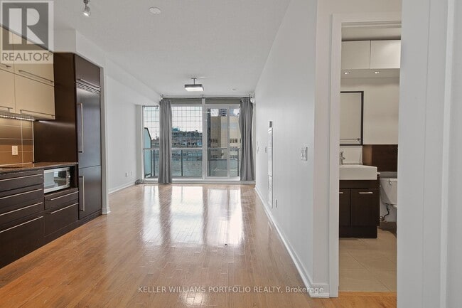 Photo du bâtiment - 770 Bay St.