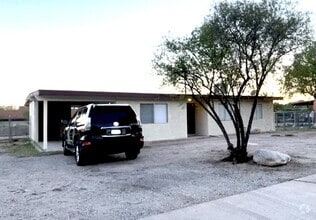Building Photo - 1601 W San Ricardo Blvd
