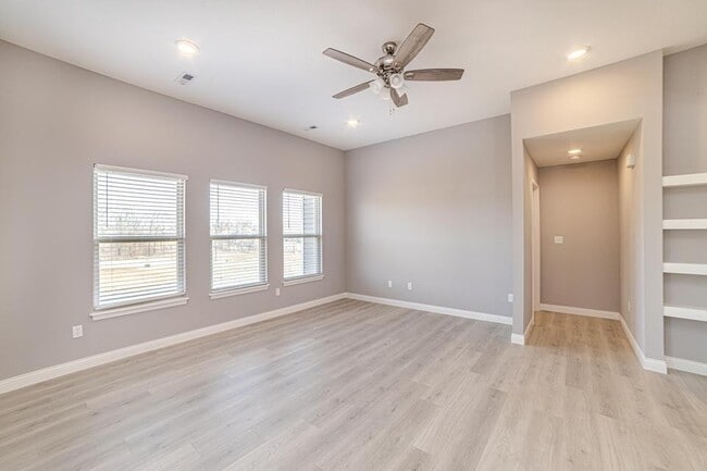 Foto del edificio - 3708 Parrot Ct