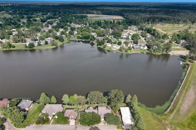 Building Photo - 1502 Wimbledon Dr