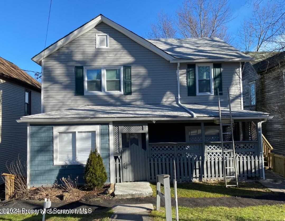 Primary Photo - 734 Delaware St