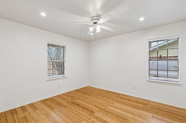 Foto del edificio - 6311 E Lovers Ln