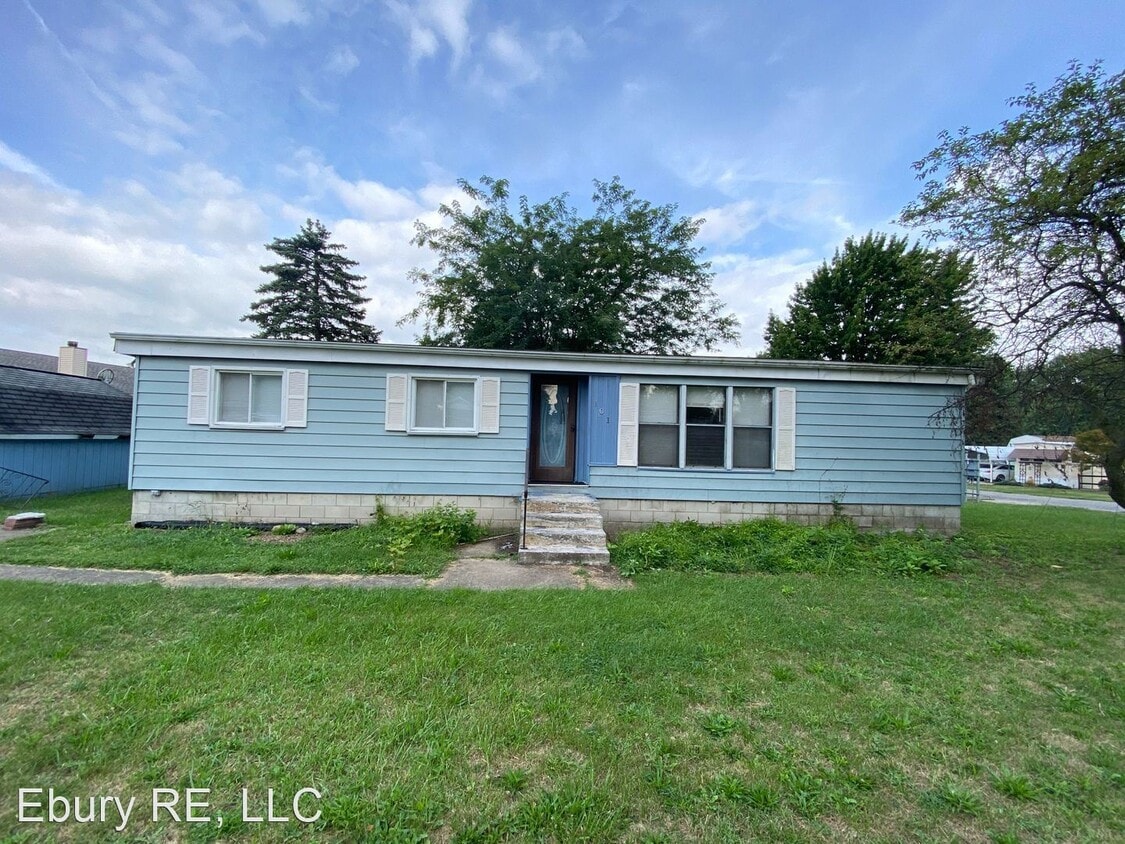 Primary Photo - 101 Redwood Dr