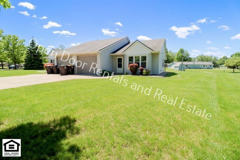 Primary Photo - 1423 Fieldstone Dr