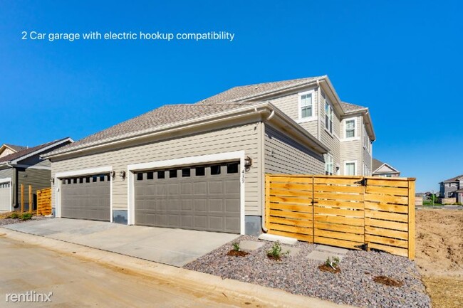 Foto del edificio - 4 br, 3 bath Townhome - 439 Zeppelin Way
